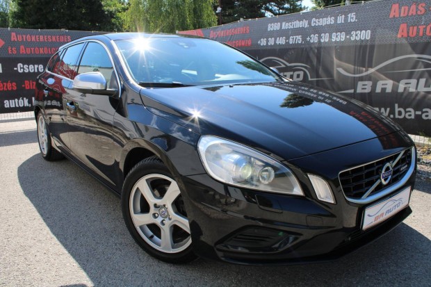 Volvo V60 2.0 D [D4] R-Design Summum Geartronic...